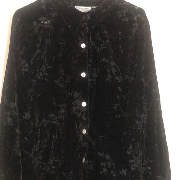 Woman’s velour embroidered long sleeve top - Picture 3 of 12